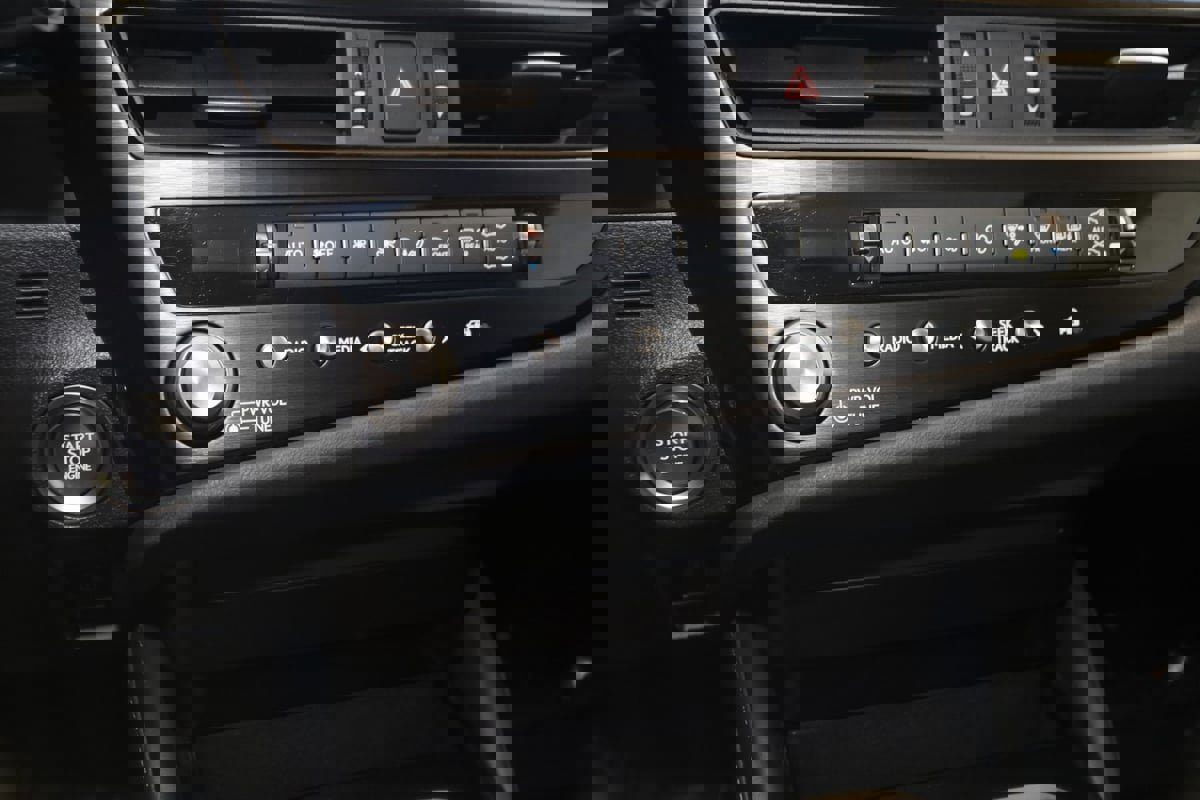 Used 2024 Lexus ES 350 image 30