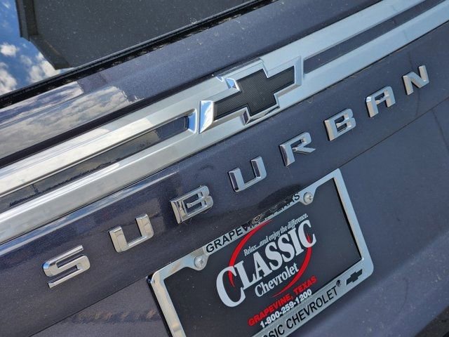 Used 2023 Chevrolet Suburban High Country image 9
