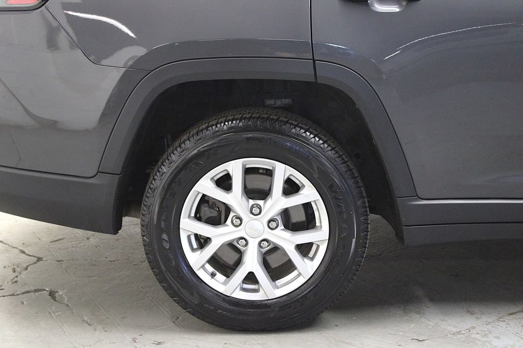 Certified 2023 Jeep Grand Cherokee L Limited AWD/4WD image 43