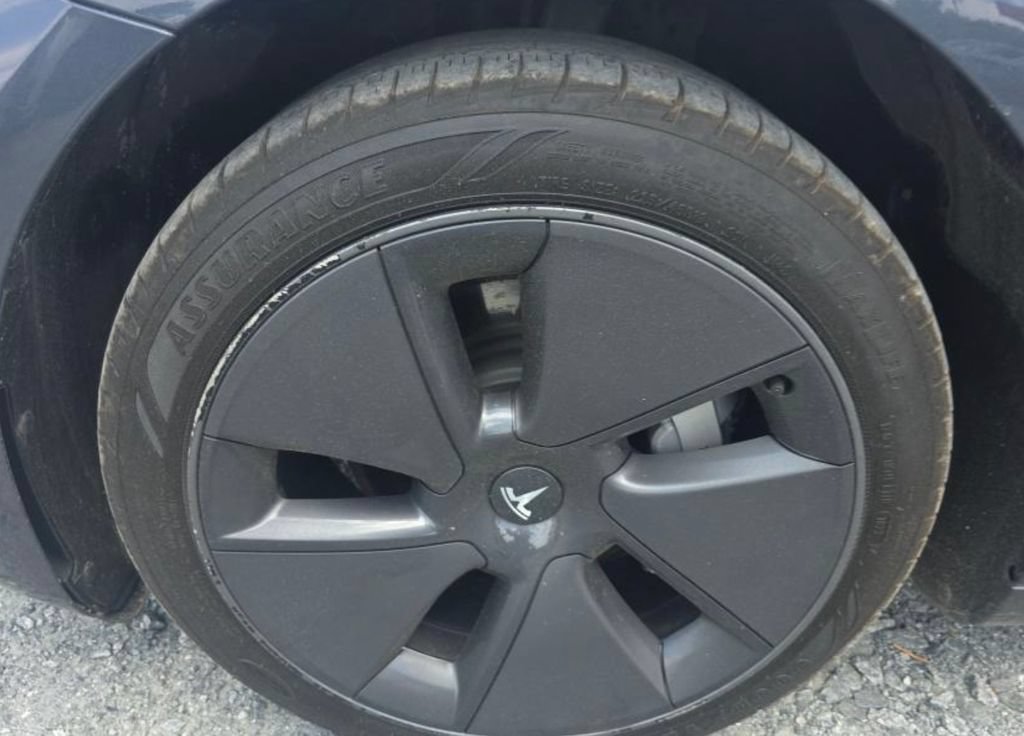 Used 2023 Tesla Model 3 Standard Range RWD image 4