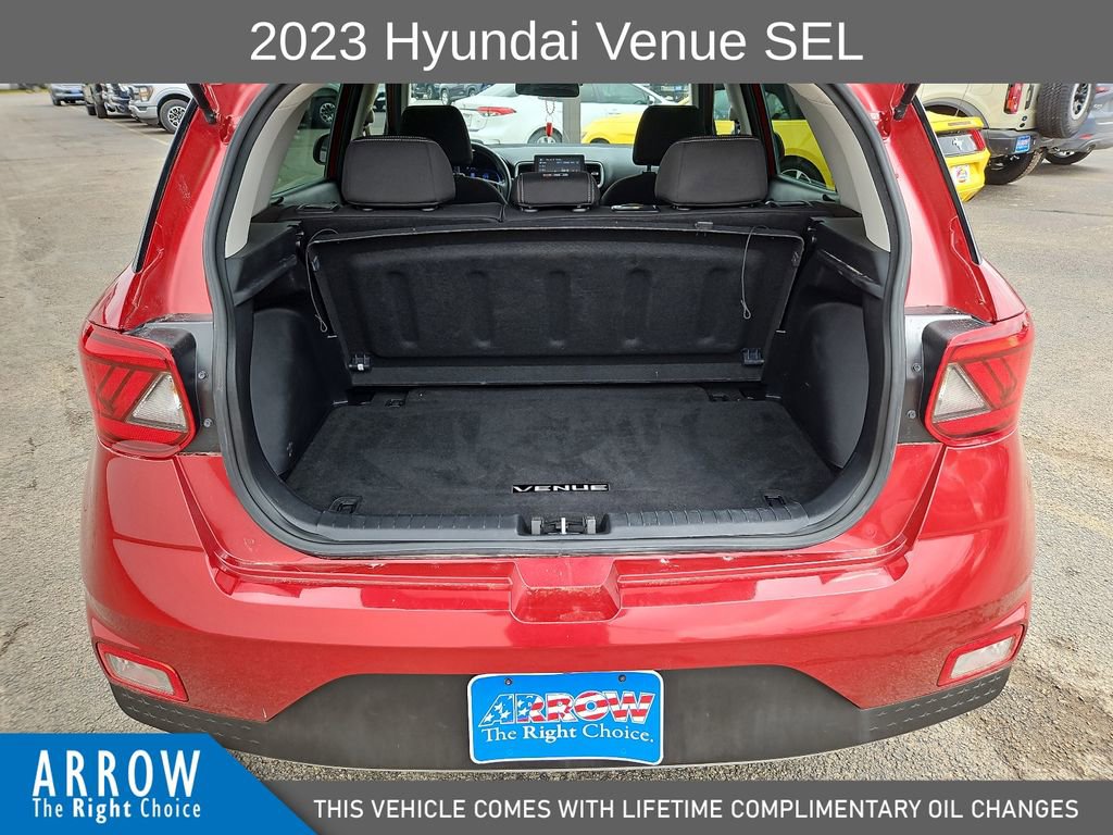 Used 2023 Hyundai Venue SEL w/ Cargo Package image 18
