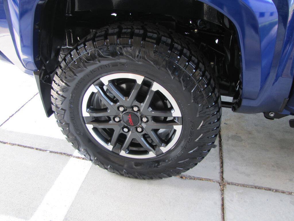Used 2024 Toyota Tacoma TRD Sport w/ TRD Sport Upgrade Package AWD/4WD image 26