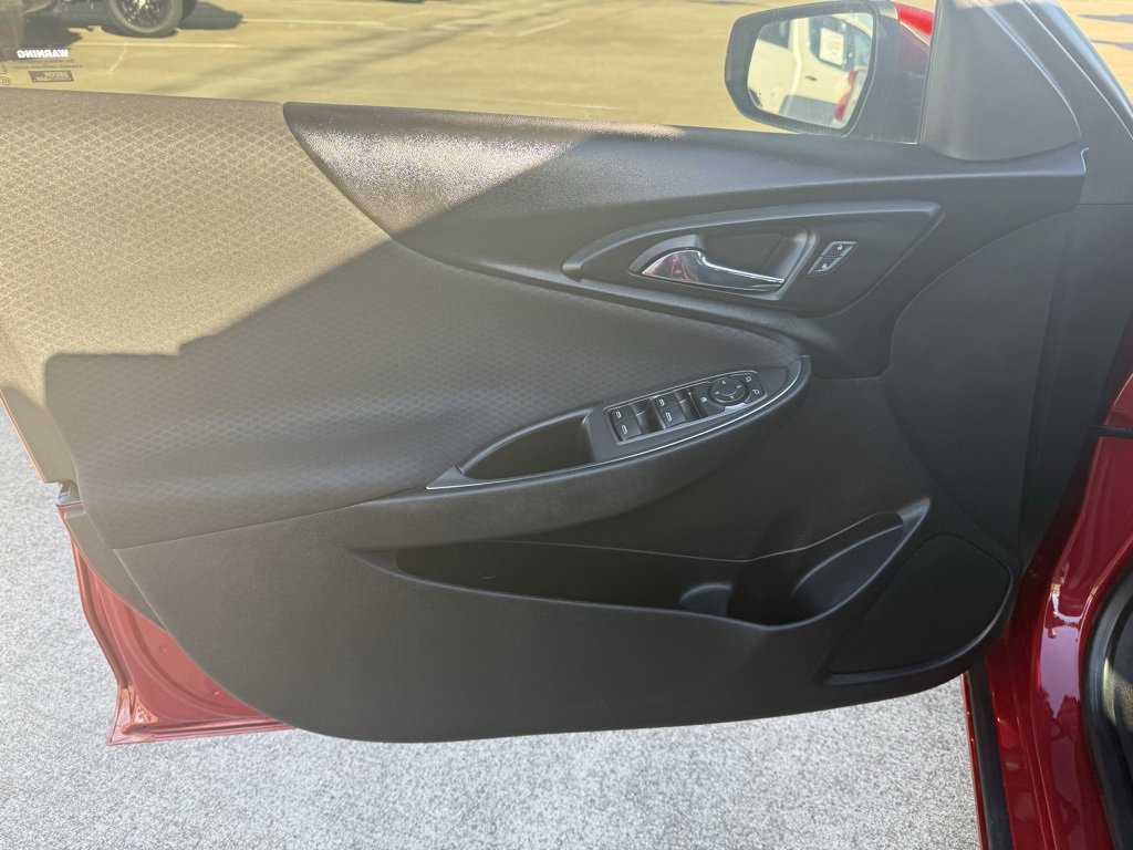 Used 2016 Chevrolet Malibu LT image 19