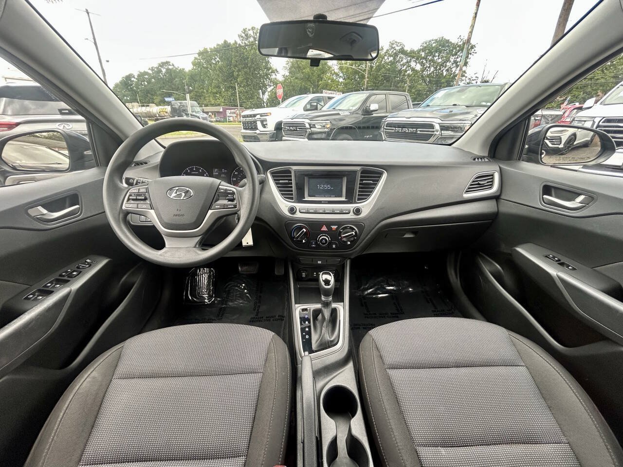 Used 2022 Hyundai Accent SE FWD image 10