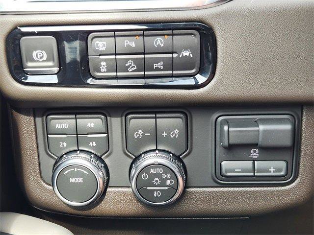 New 2025 GMC Yukon Elevation AWD/4WD image 24