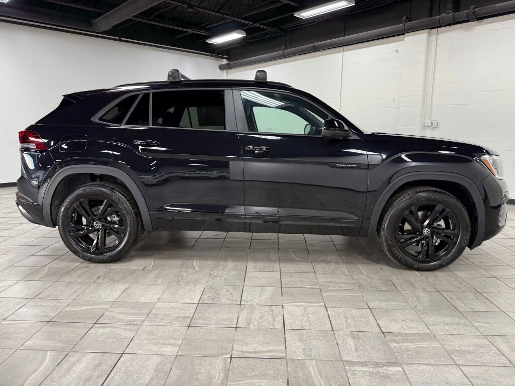 New 2026 Volkswagen Atlas Cross Sport SEL R-Line image 8