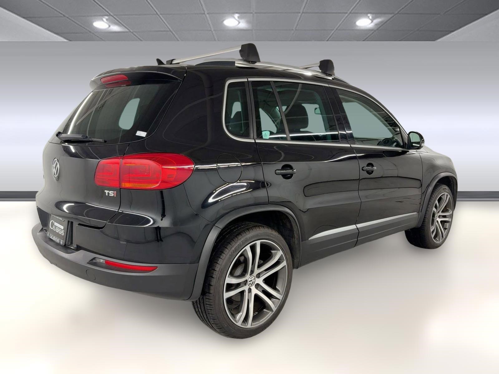 Used 2017 Volkswagen Tiguan SEL image 9