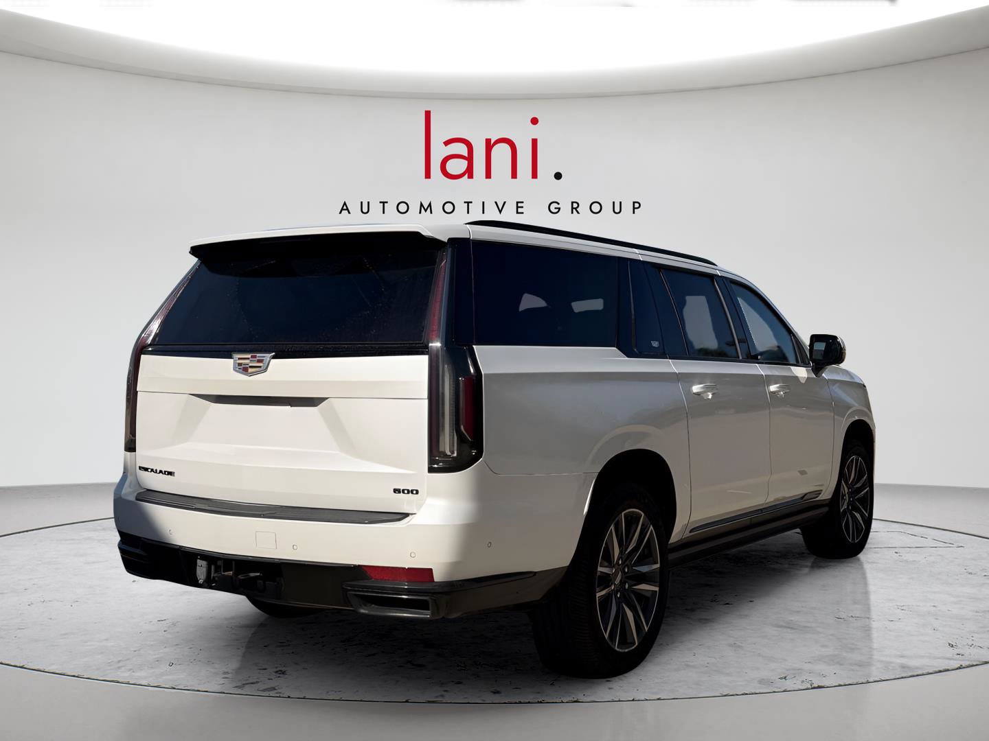 Used 2022 Cadillac Escalade ESV Sport Platinum AWD/4WD image 4