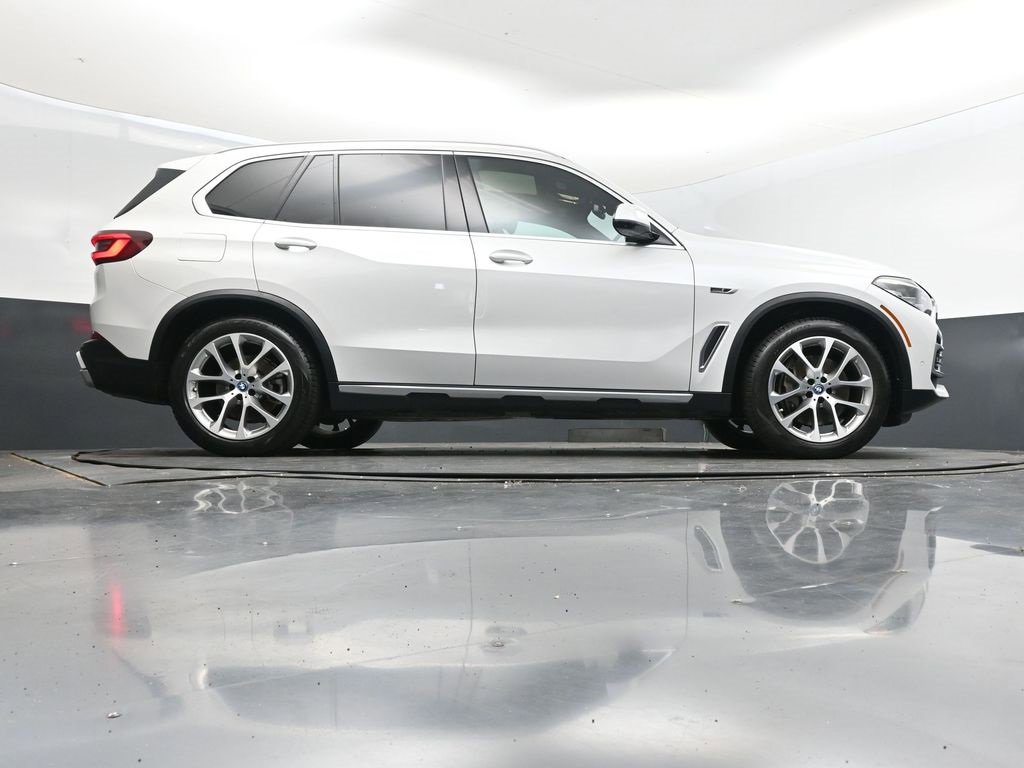 Certified 2022 BMW X5 xDrive45e w/ Premium Package image 46