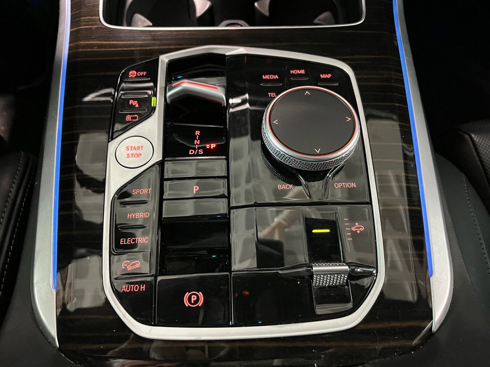 Used 2025 BMW X5 xDrive50e image 28