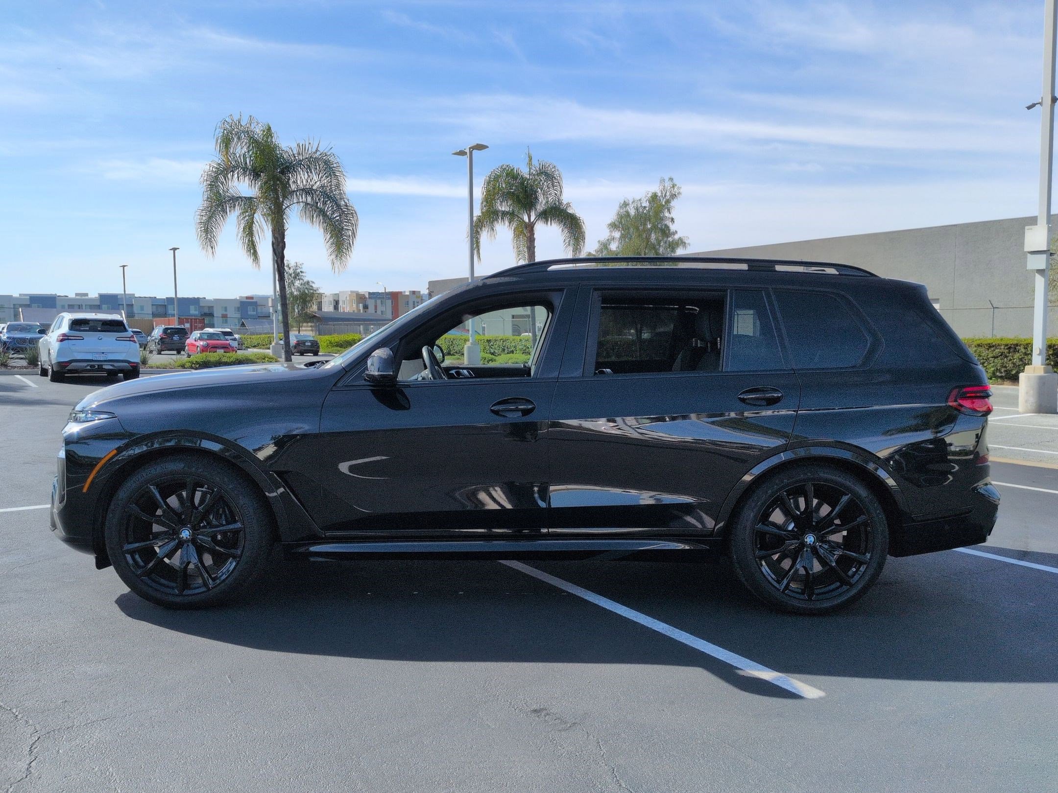 Used 2025 BMW X7 M60i AWD/4WD image 43