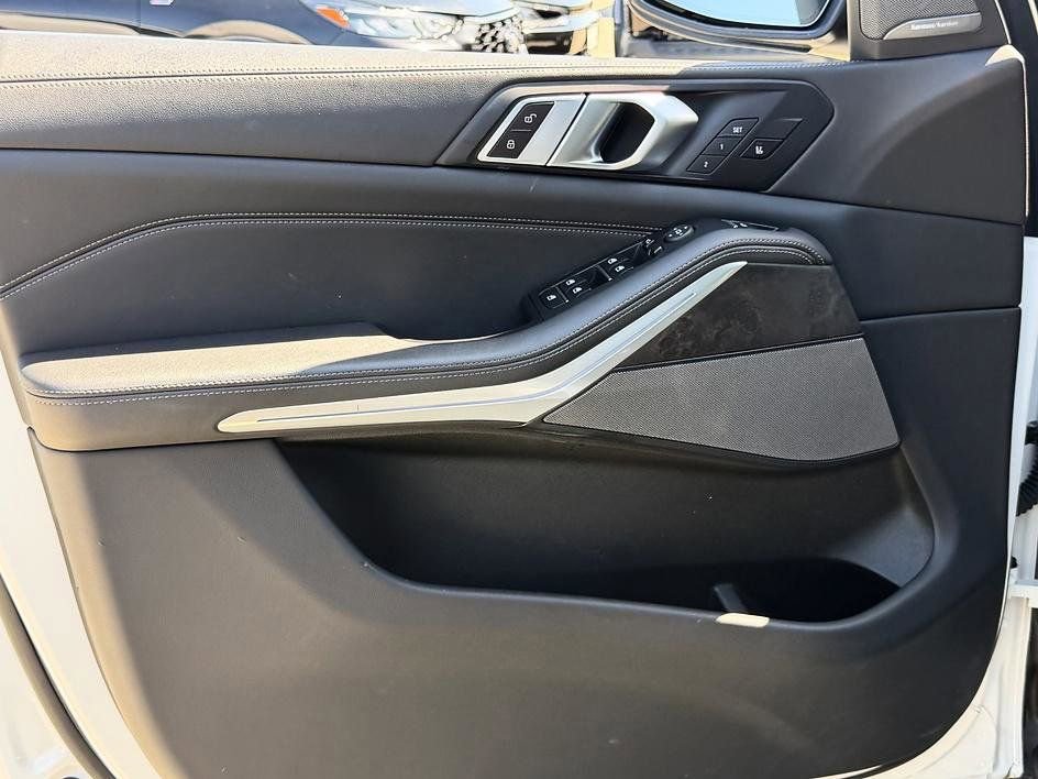 Used 2024 BMW X5 xDrive40i AWD/4WD image 19