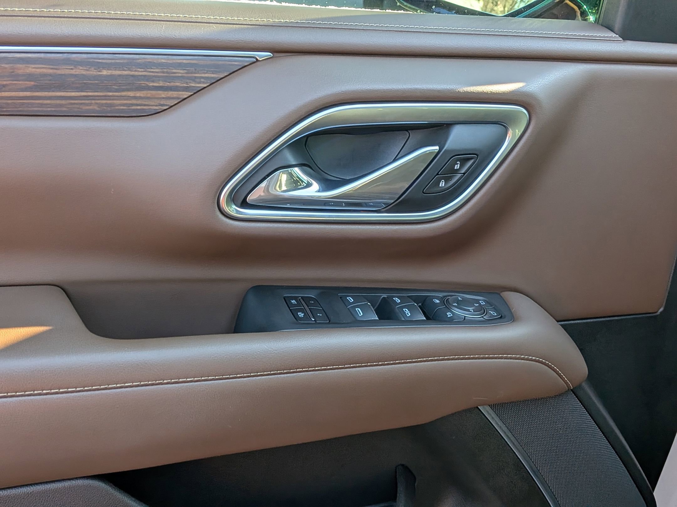 Used 2021 Chevrolet Tahoe High Country w/ Premium Package image 15