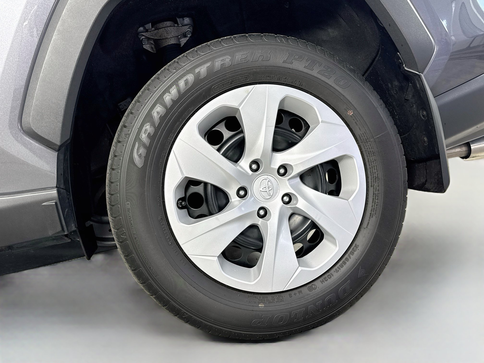 Certified 2024 Toyota RAV4 LE AWD/4WD image 30
