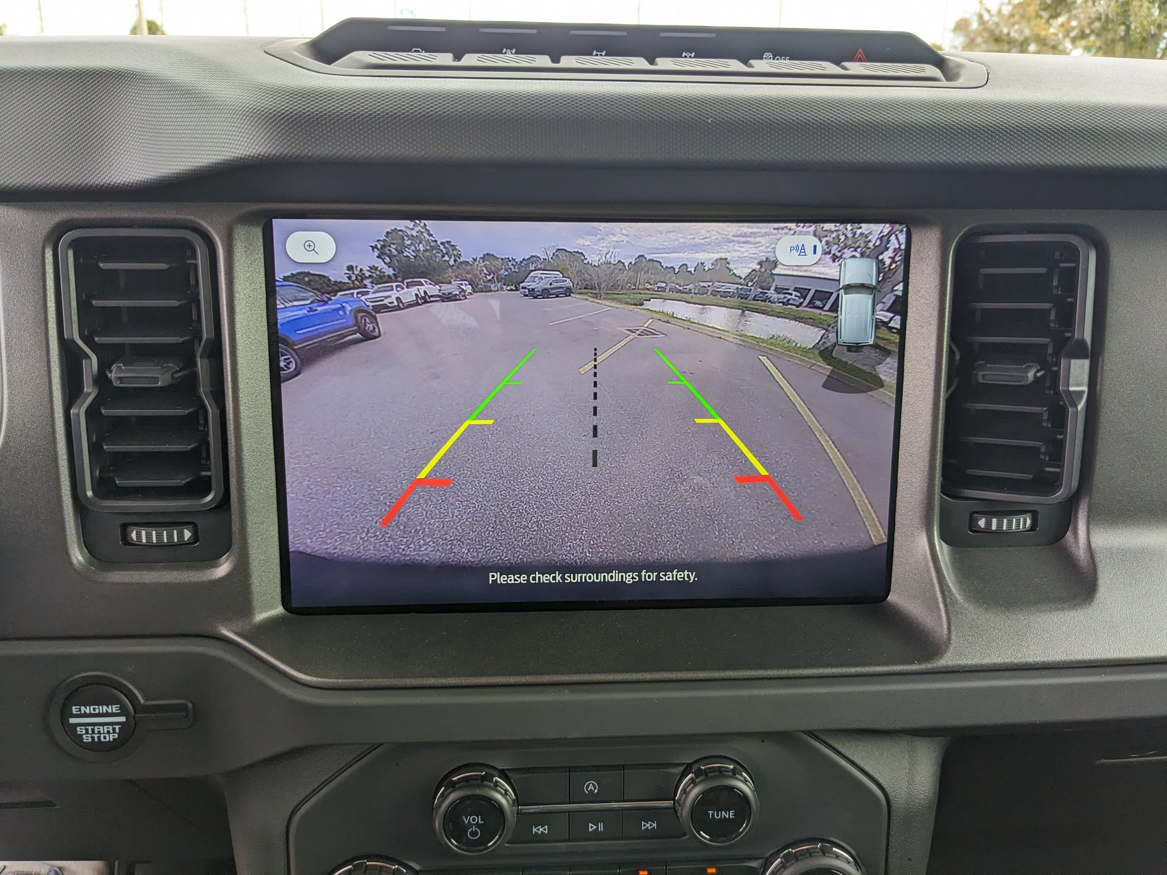 Used 2025 Ford Bronco Badlands image 24