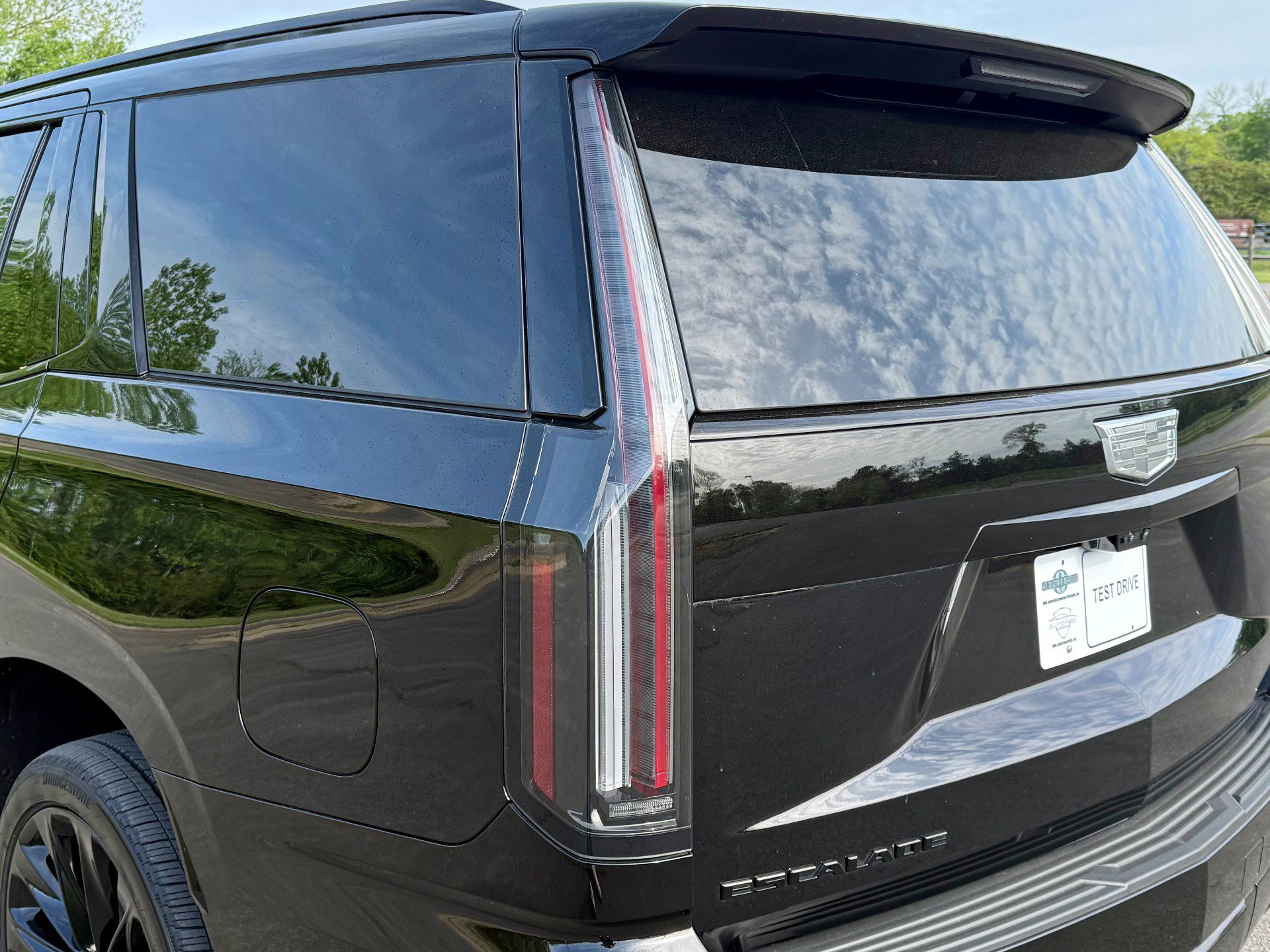 Used 2025 Cadillac Escalade Sport Platinum w/ LPO, ONYX Package image 13