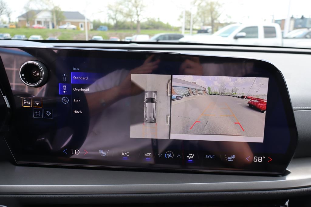 New 2026 Chevrolet Traverse LT w/ Sun and Wheel Package AWD/4WD image 25