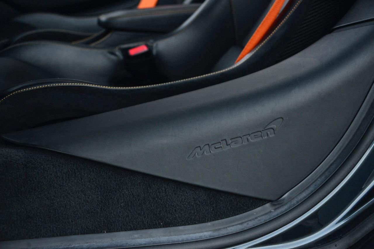 Used 2020 McLaren 600LT Spider RWD image 14