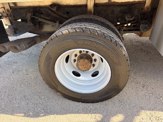 Used 2016 Ford F550 4x4 Regular Cab Super Duty image 23