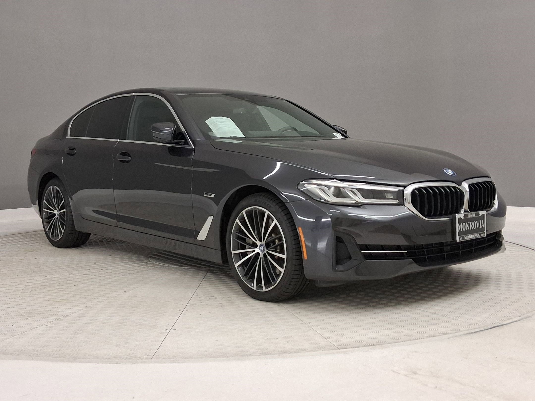 Used 2023 BMW 530e w/ Convenience Package RWD image 5