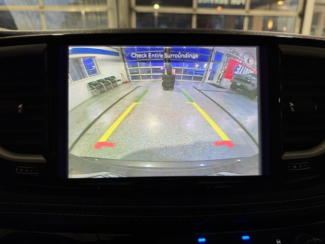 Used 2021 Chrysler Pacifica Touring-L image 23