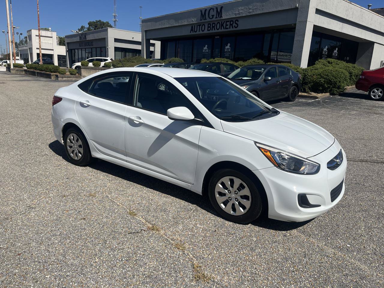 Used 2015 Hyundai Accent GLS FWD image 2