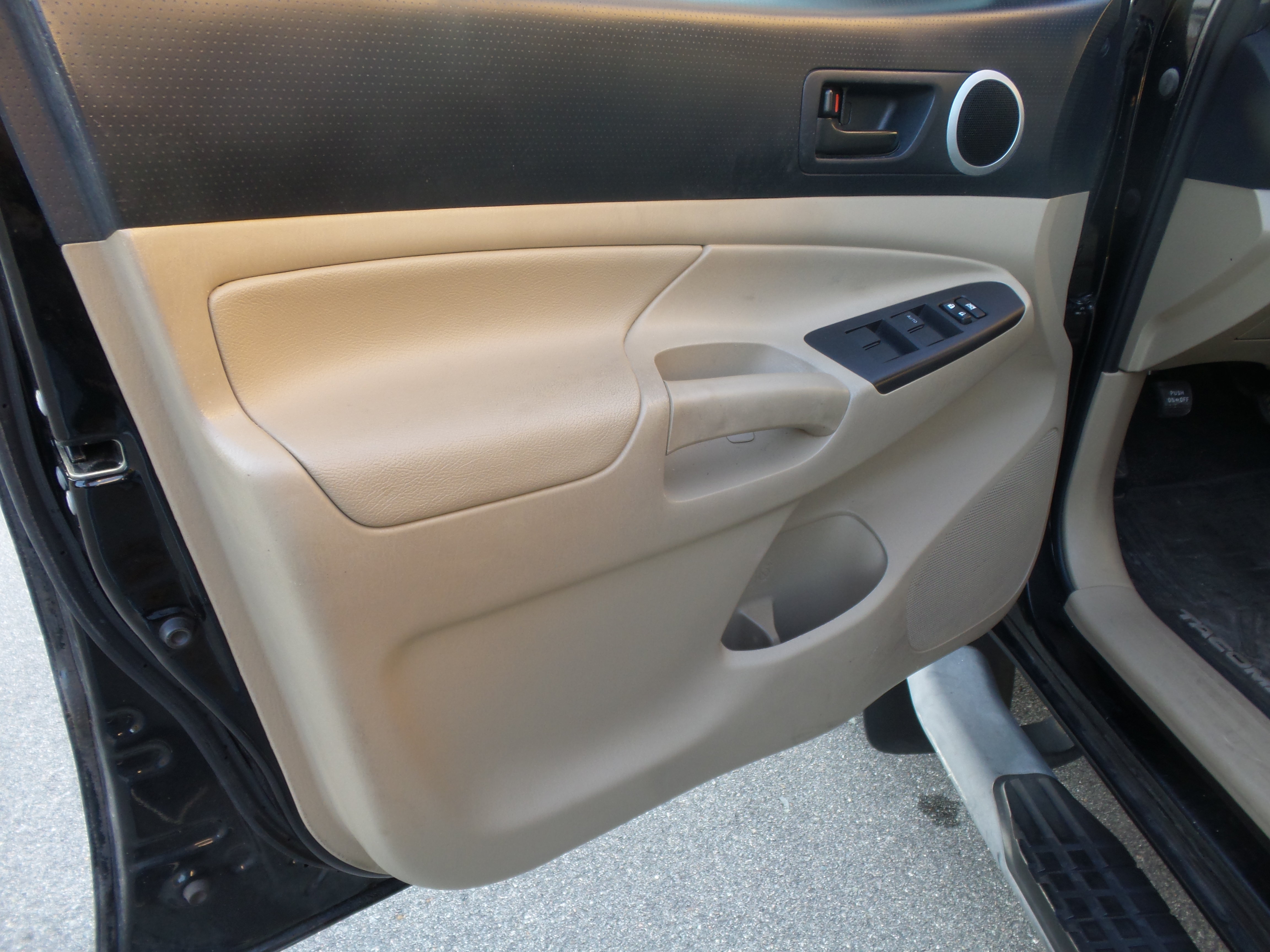 Used 2013 Toyota Tacoma PreRunner w/ SR5 Pkg RWD image 77