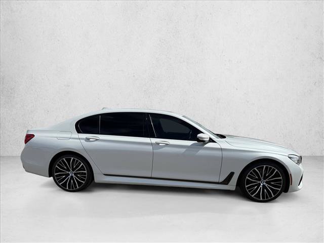Used 2019 BMW 740i w/ M Sport Package RWD image 4