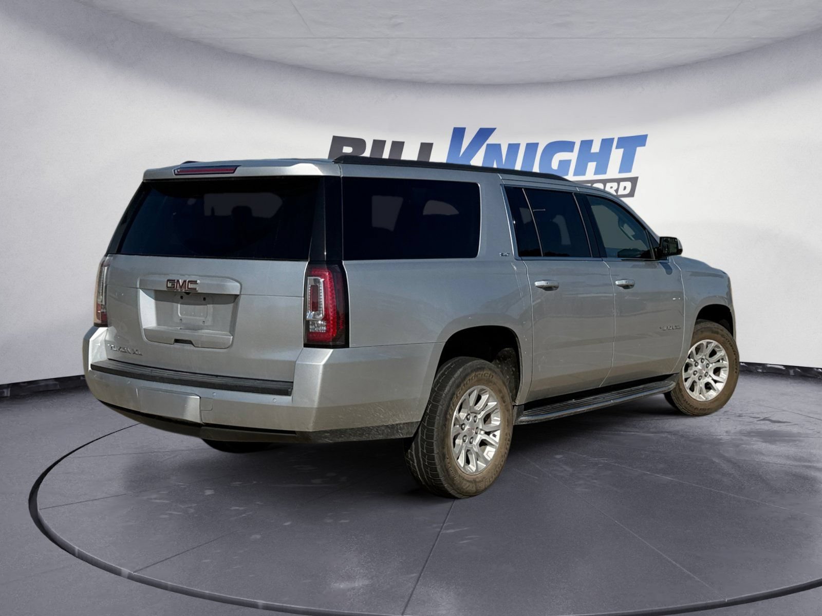 Used 2019 GMC Yukon XL SLT w/ Open Road Package AWD/4WD image 5