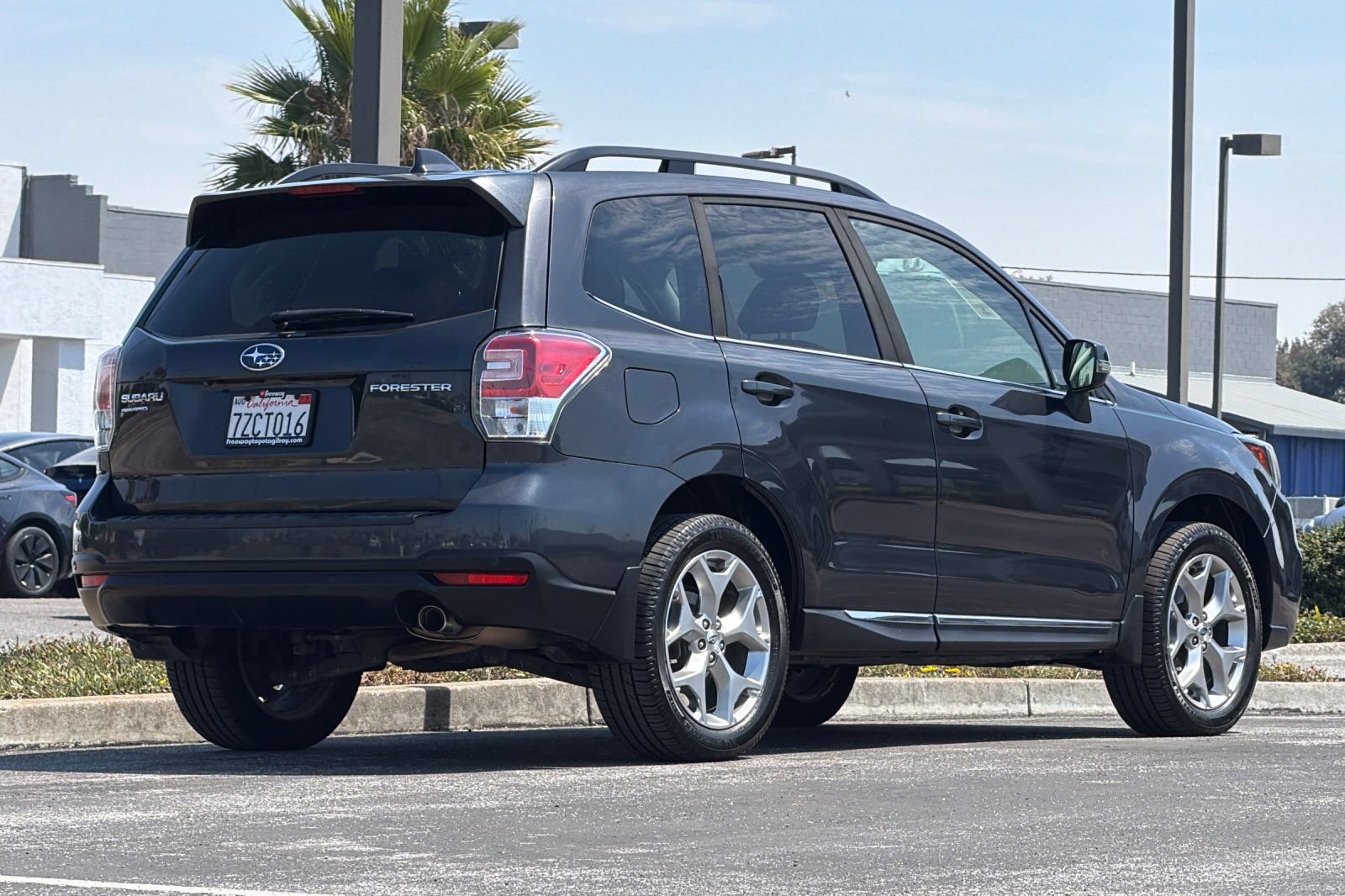 Used 2018 Subaru Forester 2.5i Touring w/ Popular Package #2 AWD/4WD image 4