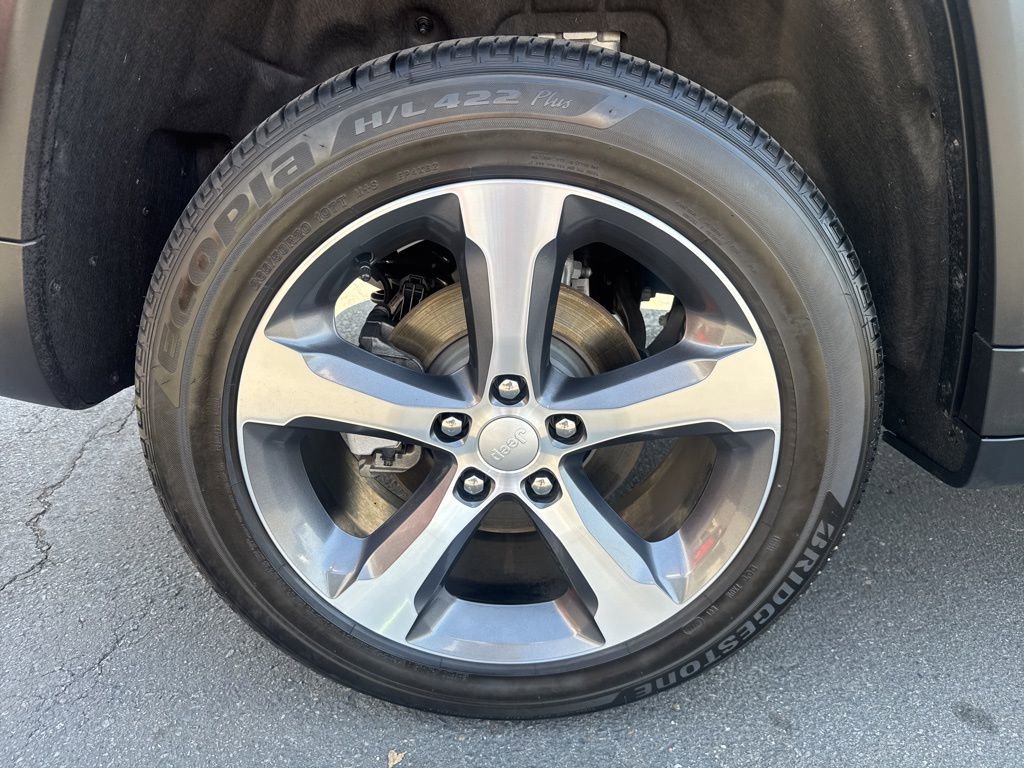 Certified 2024 Jeep Grand Cherokee Limited image 12