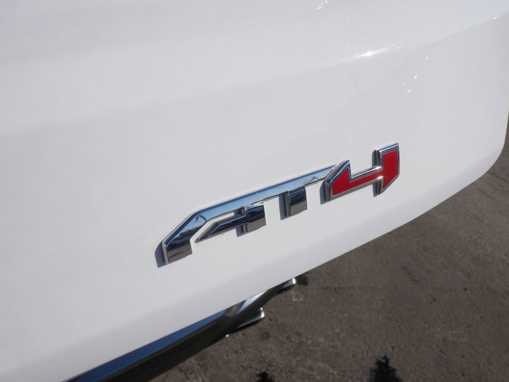 Certified 2025 GMC Yukon XL AT4 w/ AT4 Premium Package AWD/4WD image 5