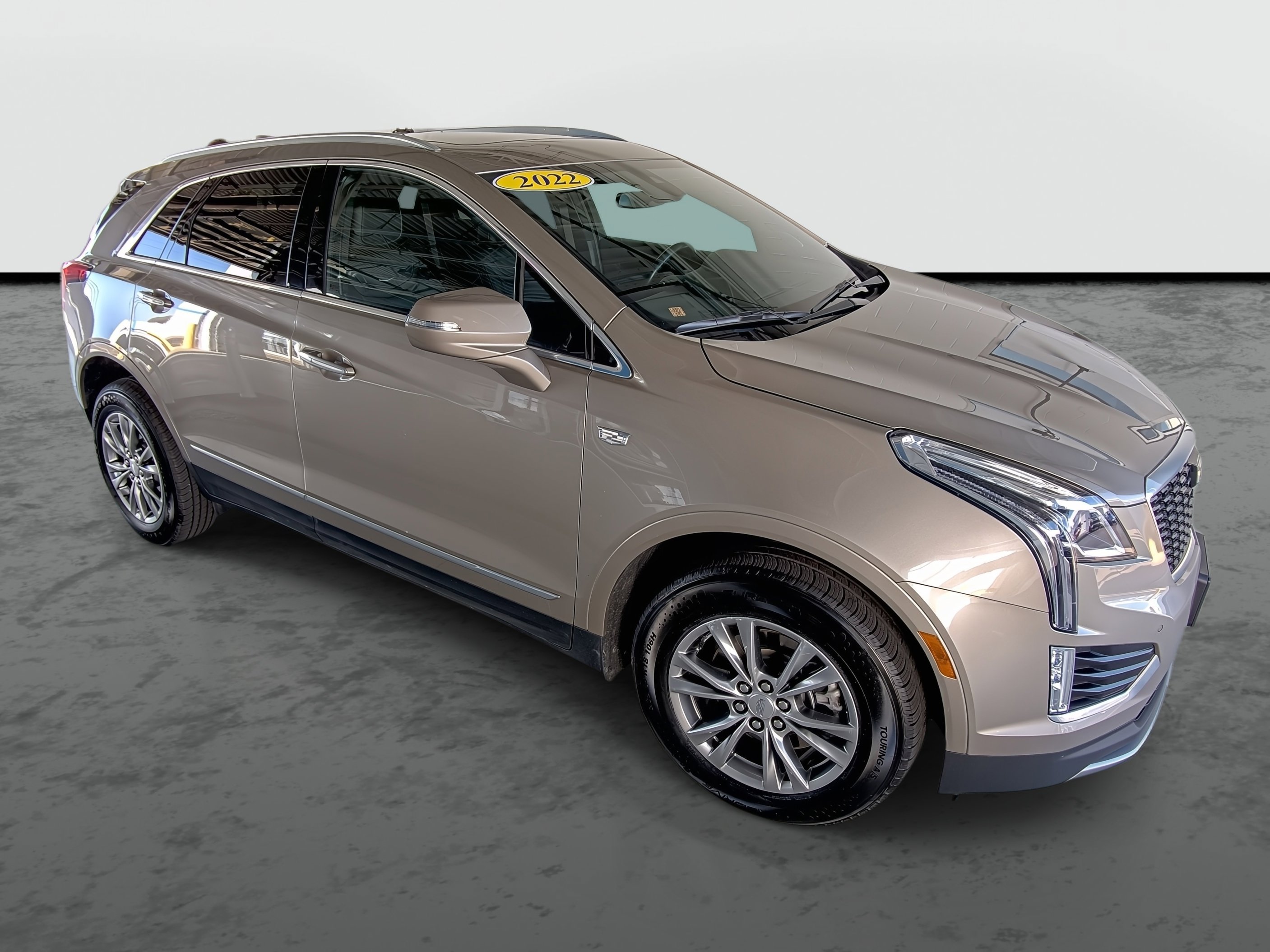 Used 2022 Cadillac XT5 Premium Luxury w/ LPO, Floor Liner Package image 4