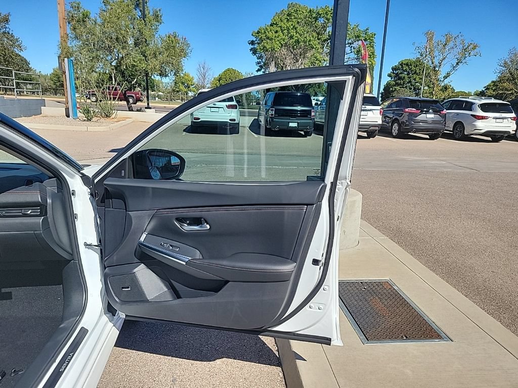 New 2025 Nissan Sentra SR w/ SR Premium Package FWD image 17