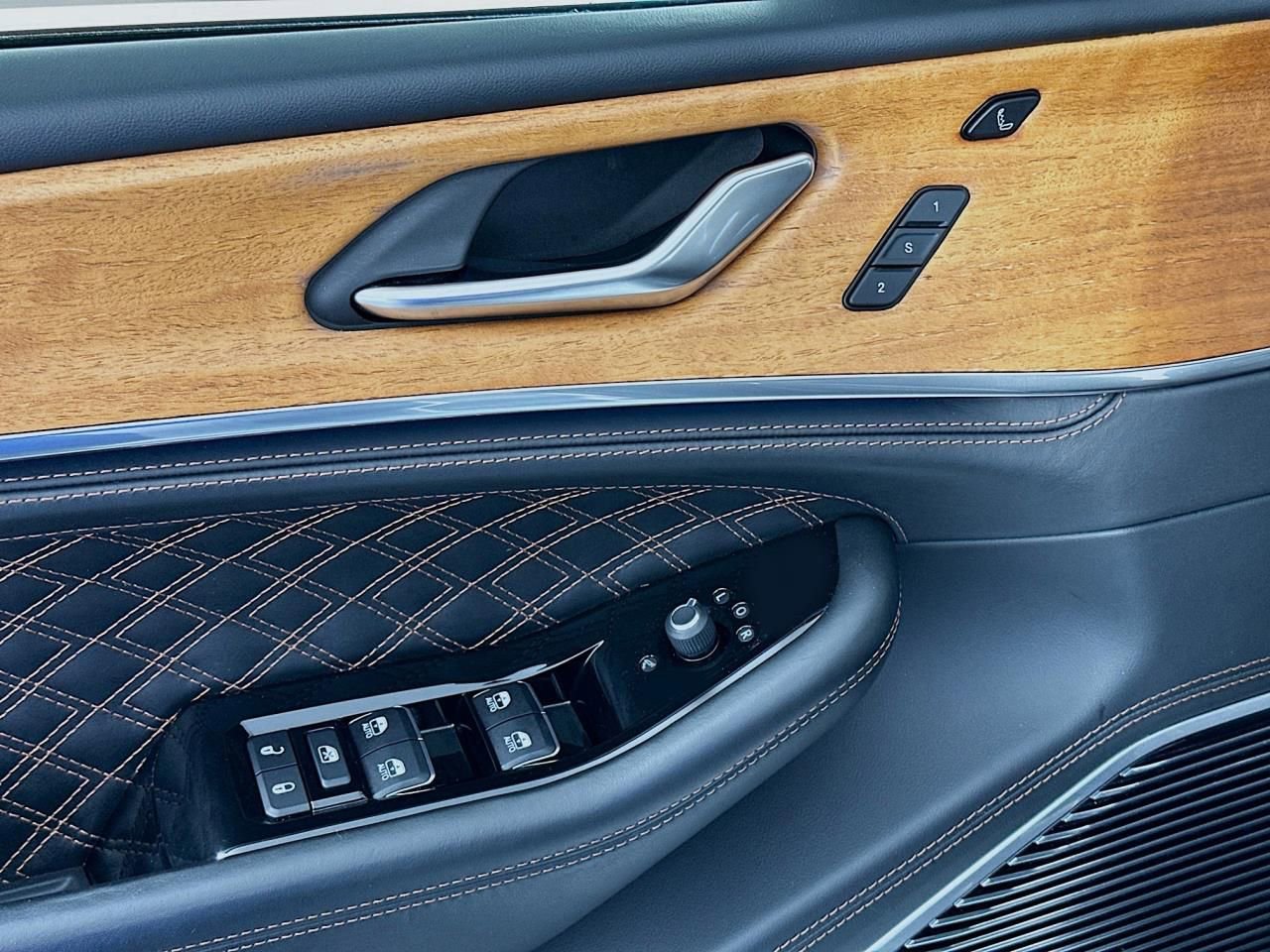 Used 2022 Jeep Grand Cherokee Summit image 32