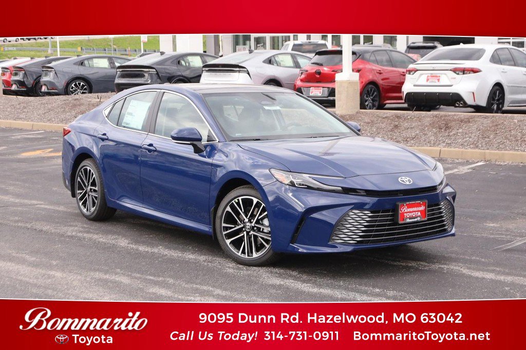 Used 2026 Toyota Camry Hybrid AWD/4WD image 1