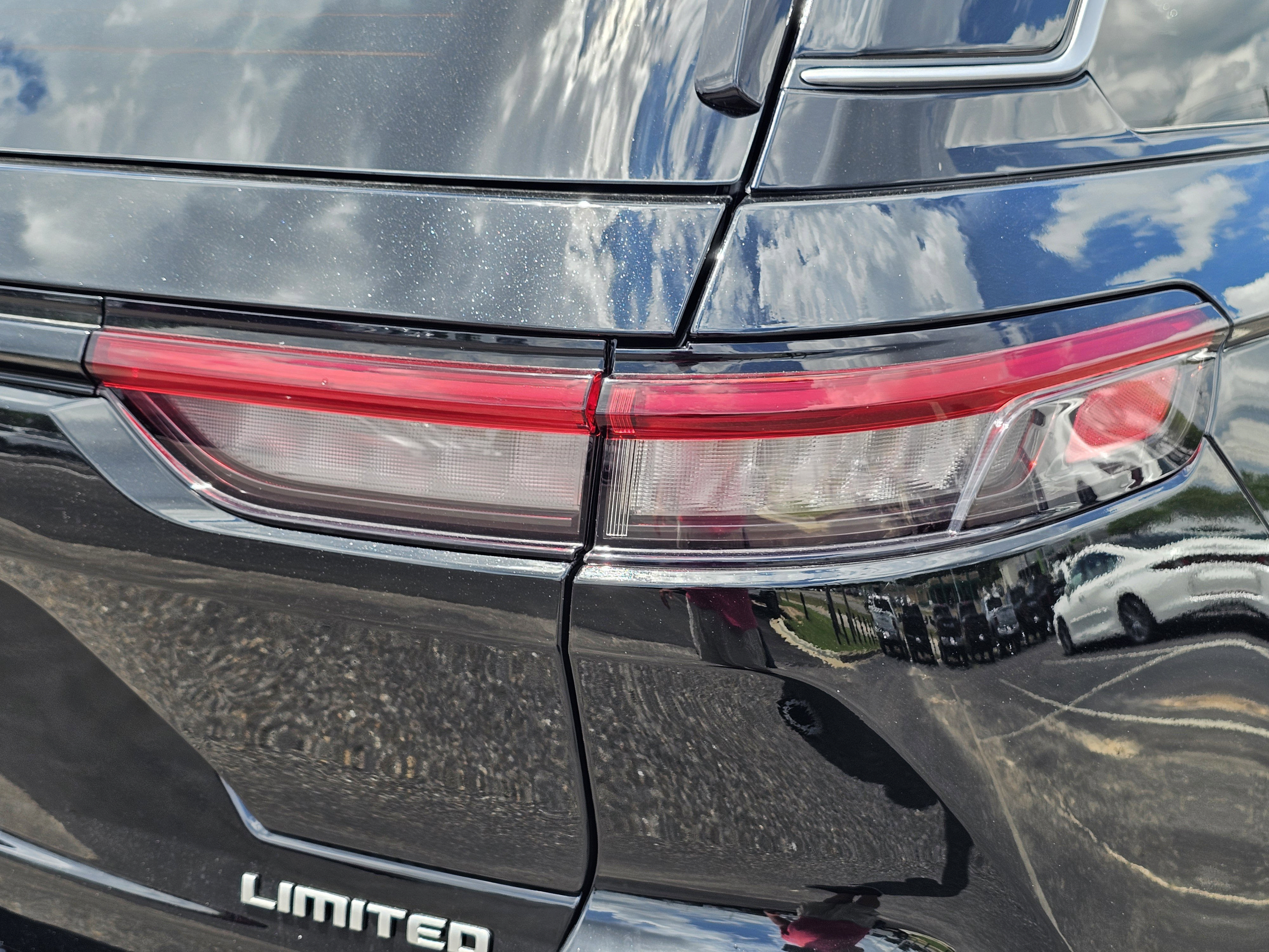 New 2026 Jeep Grand Cherokee Limited RWD image 9