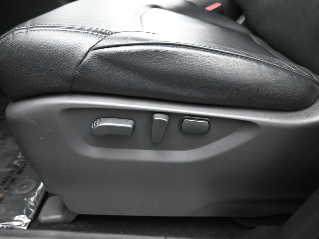 Used 2024 Nissan Armada SL image 11