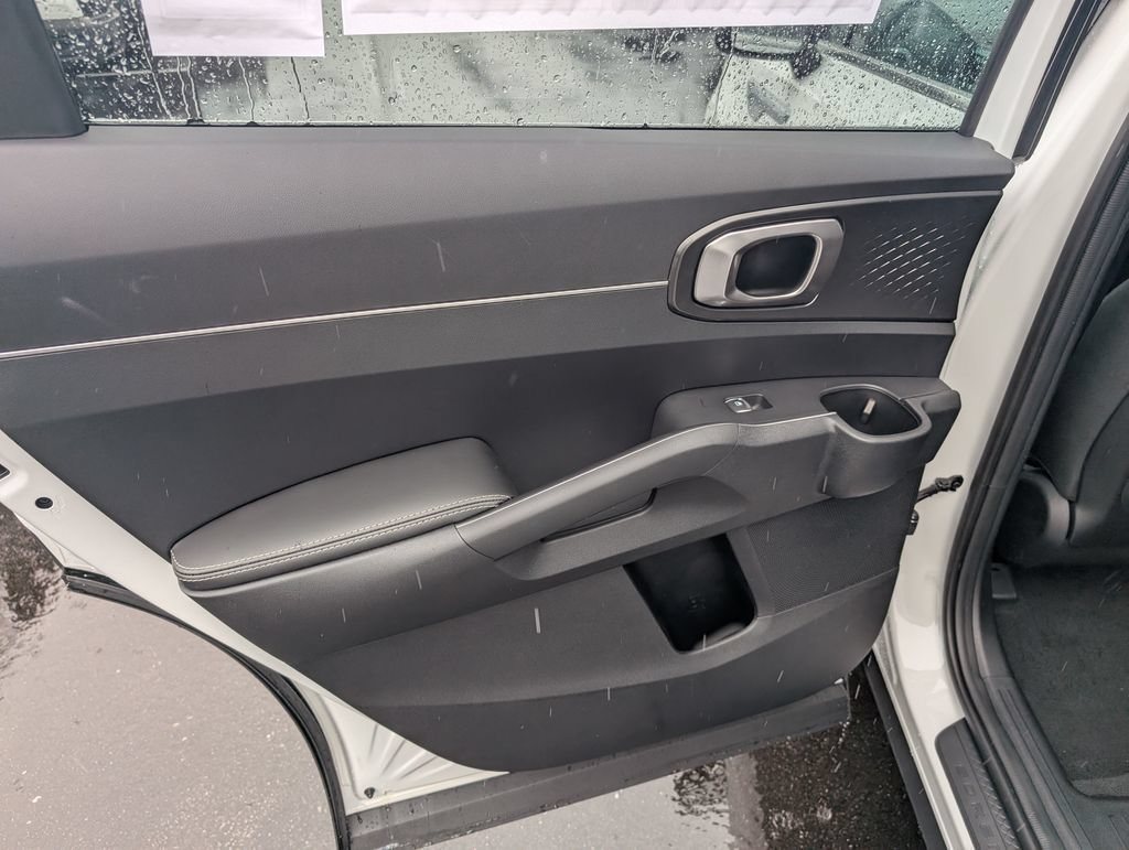 New 2026 Kia Sorento LX FWD image 11