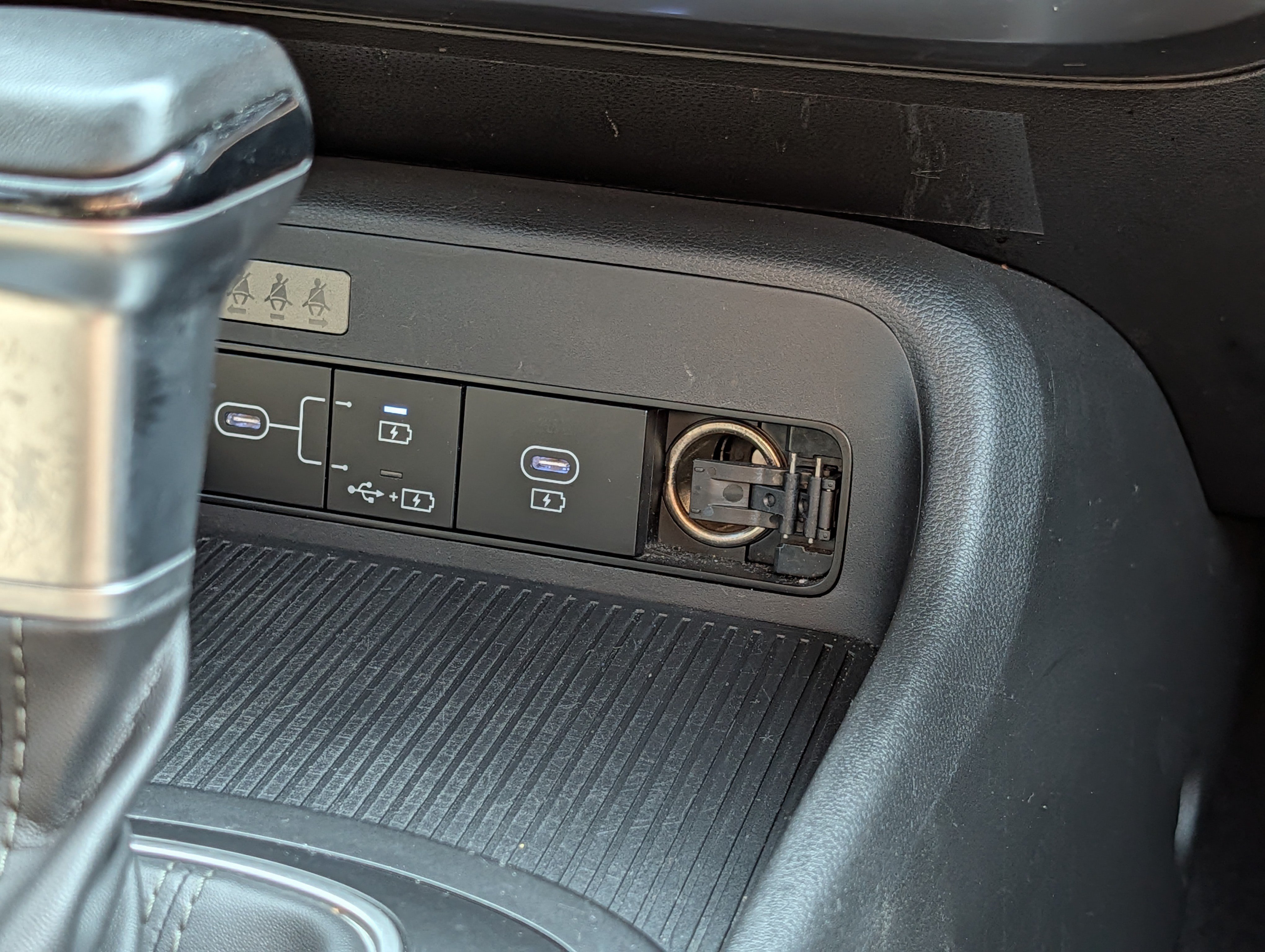 Used 2024 Hyundai Kona SEL FWD image 28