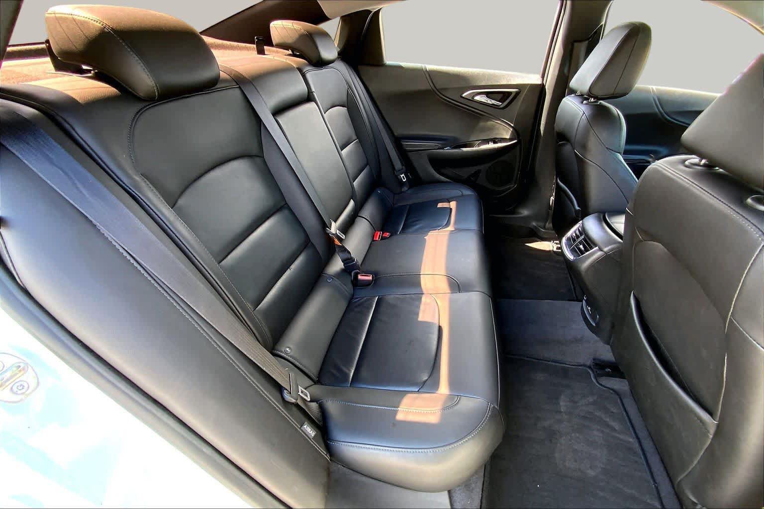 Used 2017 Chevrolet Malibu LT w/ Leather Package FWD image 19
