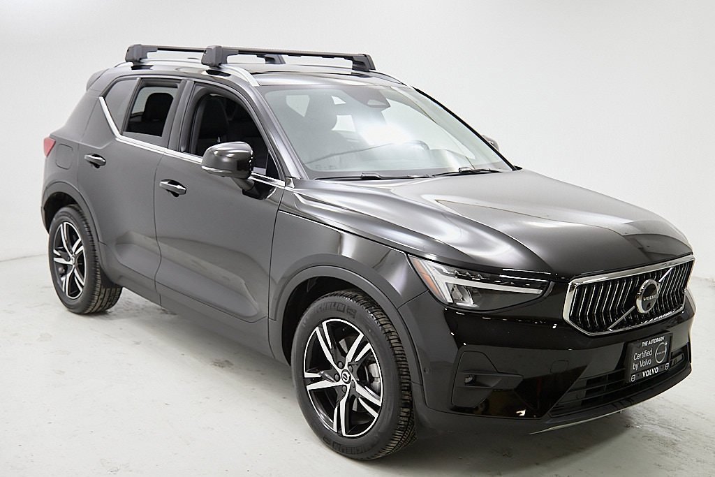 Certified 2023 Volvo XC40 B5 Plus image 5