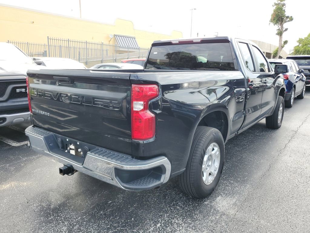 Used 2020 Chevrolet Silverado 1500 LT w/ Trailering Package image 4