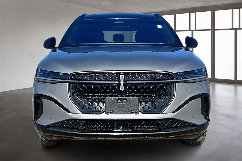 Used 2024 Lincoln Nautilus Reserve w/ Equipment Group 202A image 3