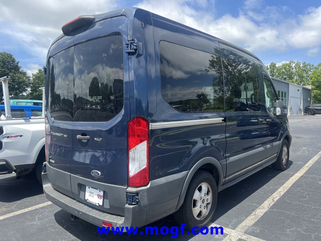 Used 2018 Ford Transit 150 XLT RWD image 3
