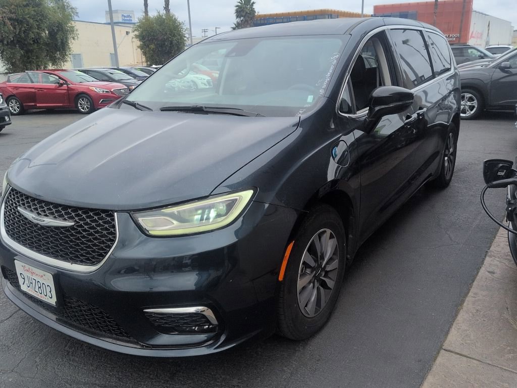 Used 2024 Chrysler Pacifica Select image 8