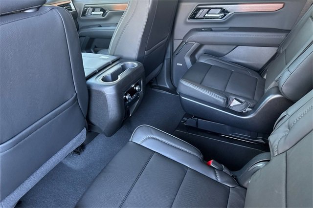 New 2026 GMC Yukon Denali w/ Sun & Power Step Package image 12