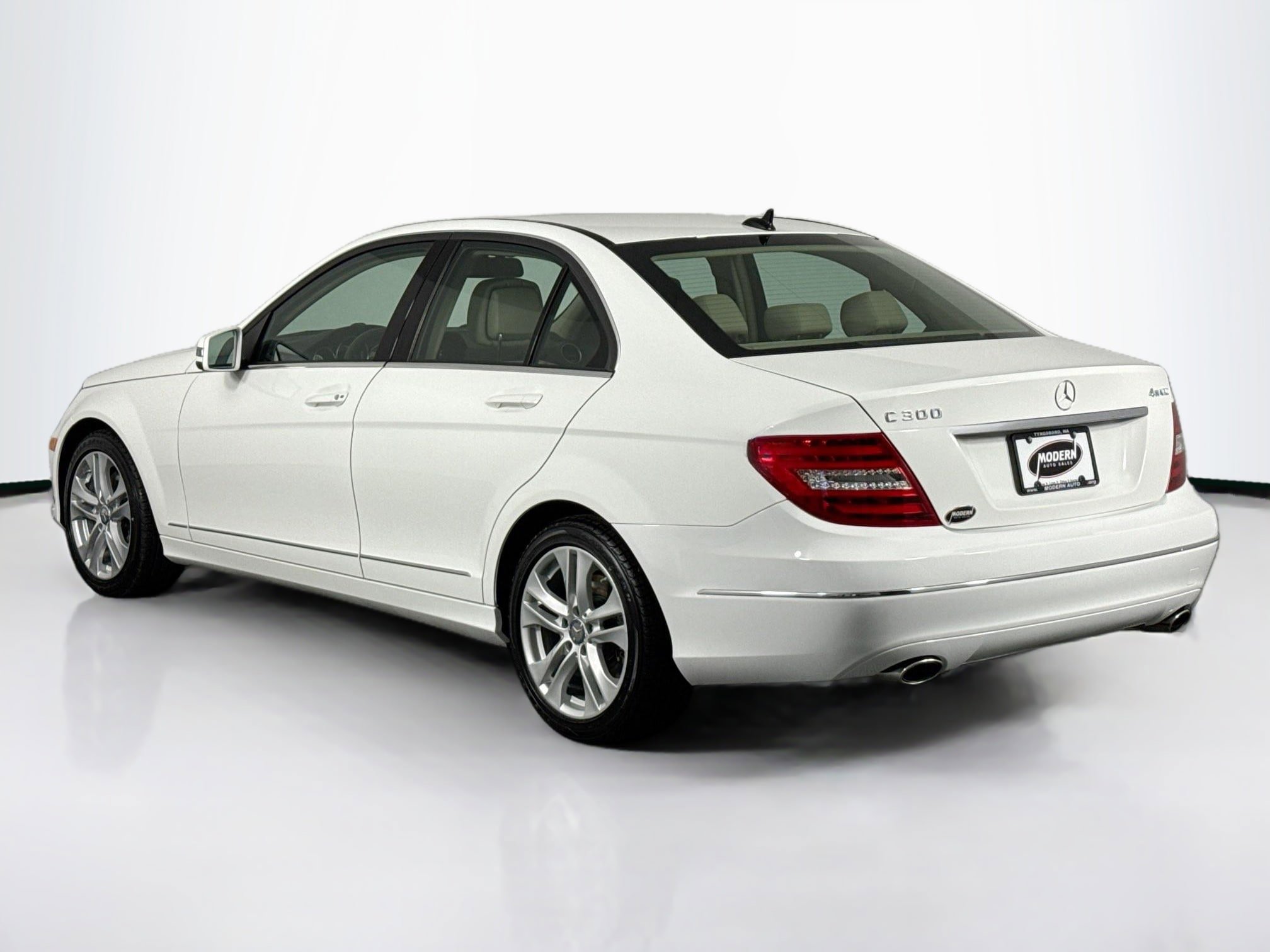 Used 2013 Mercedes-Benz C 300 4MATIC Sedan image 9