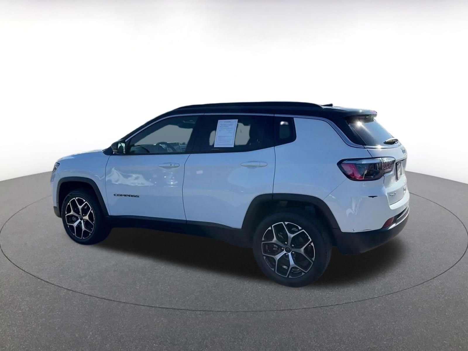Used 2025 Jeep Compass Limited AWD/4WD image 10