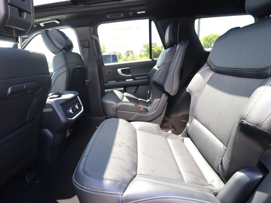 New 2026 Ford Expedition Platinum w/ Stealth Performance Package image 12